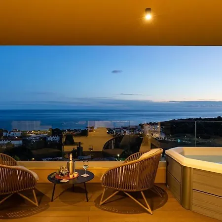 Apartment Luxury Two Bedroom Amari Apartment, *