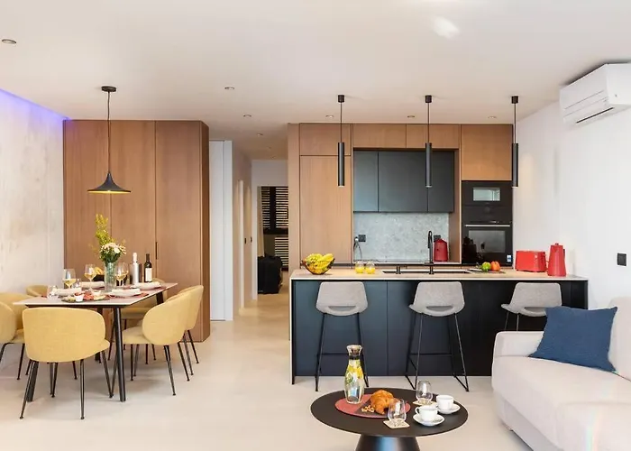 Luxury Two Bedroom Amari Apartment, شقة