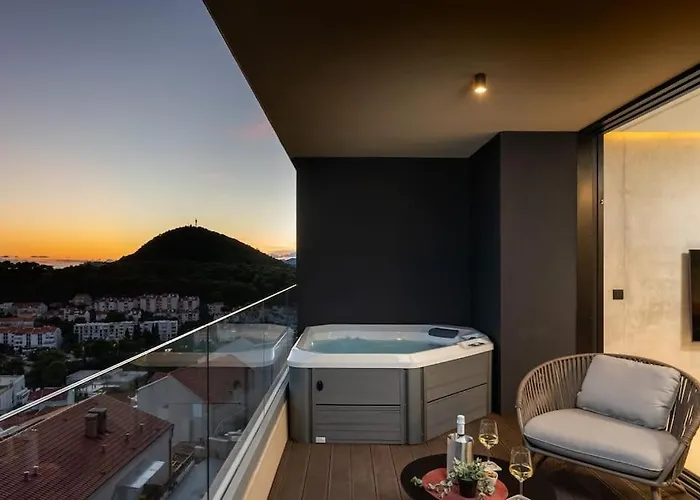 Luxury Two Bedroom Amari Apartment,